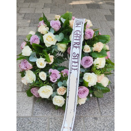 Aranjament Funerar Rotund cu Trandafiri F229